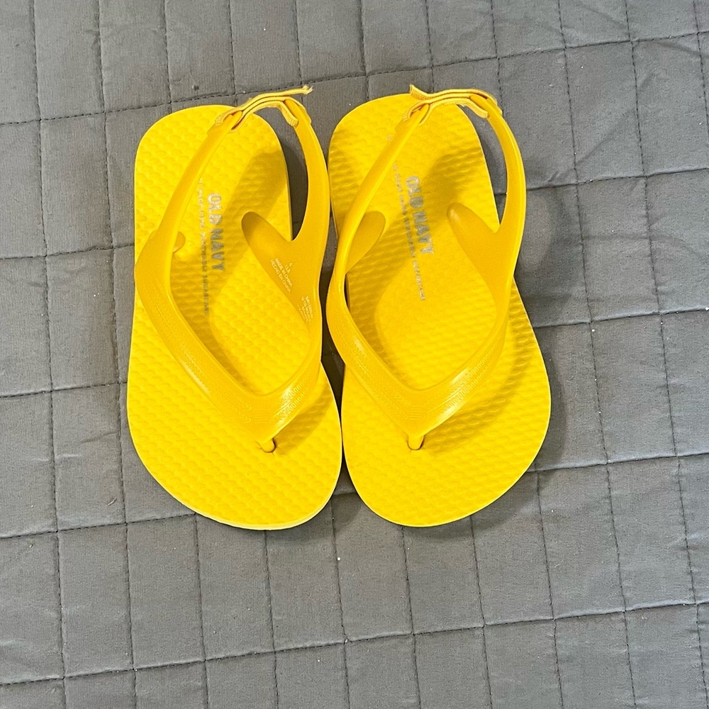 Toddler flip flops